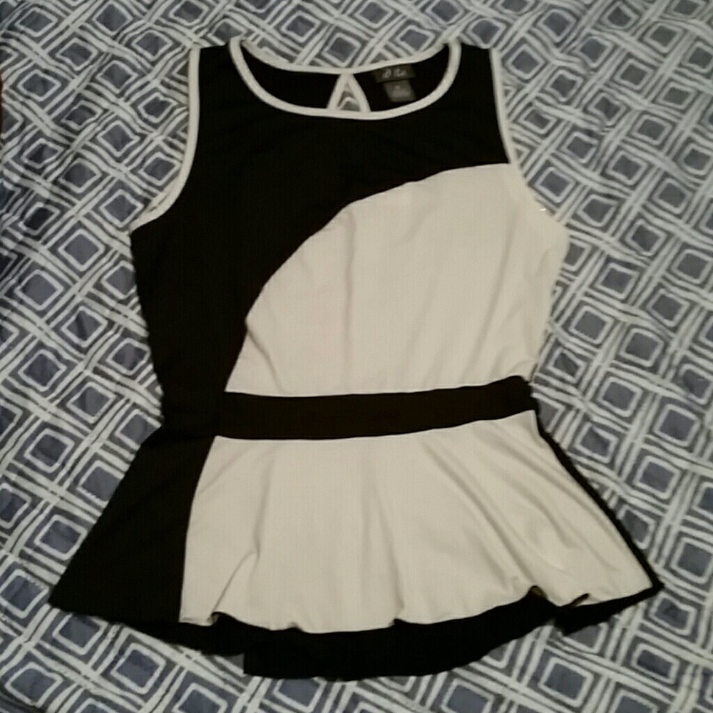 DONATING 5 for $25 Color block black white top
